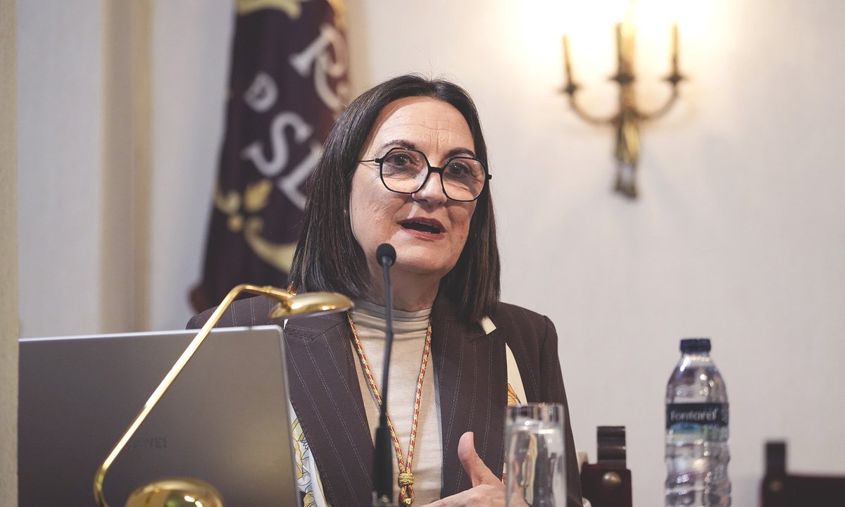 La <a href="/AcSanDionisio/">Real Academia de San Dionisio</a> ha celebrado la conferencia «Jerez y el mar. El mascarón de proa del Juan Sebastián de Elcano. ¿Minerva o Hispania?», ofrecida por María Elena Martínez Rodríguez de Lema.

+info👉academiasandionisio.com/noticias/897
▫️
▫️ 
#jerezdelafrontera #AcademiaSanDionisio #Jerez