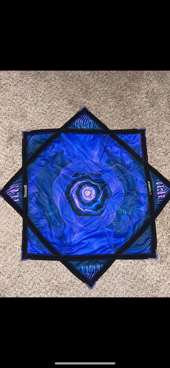 thattsoravyn's tweet photo. Selling this TrippySquid Bernzikial flowstar. Barely used. $60 SHIPPED. $50 picked up, local to Seattle ! https://t.co/GO38YKqs1N