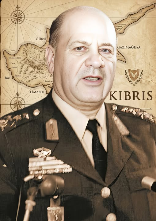 Dede38__'s tweet photo. Kıbrıs fatihi kimine Göre Ecevit, kimine Göre Erbakandır, ama bir gerçek varki, dönemin başbakanı Bülent Ecevit'i İngiltere'ye uğurladıktan sonra Esenboğa havalimanında dönemin başbakan yardımcısı Necmettin Erbakan'la bir toplantı yaparak sayın başbakan diye sözlerine başlayan ve daha sonrasında yarın Kıbrıs diye bir yer olmayacak kaybedecek bir saniyemiz bile yok, ya bu gece orduya çıkartma emrini verirsiniz, yada ben tek başıma bir kayığa biner kıbrısa giderim diyen dönemin genel kurmay başkanı Semih Sancar'ı kimse yad etmez...
Binlerce kahraman anılır ancak Semih Sancar kimse tarafından hatırlanmaz...
Allah rahmeti ile muamele etsin.🇹🇷🇹🇷🙏🙏