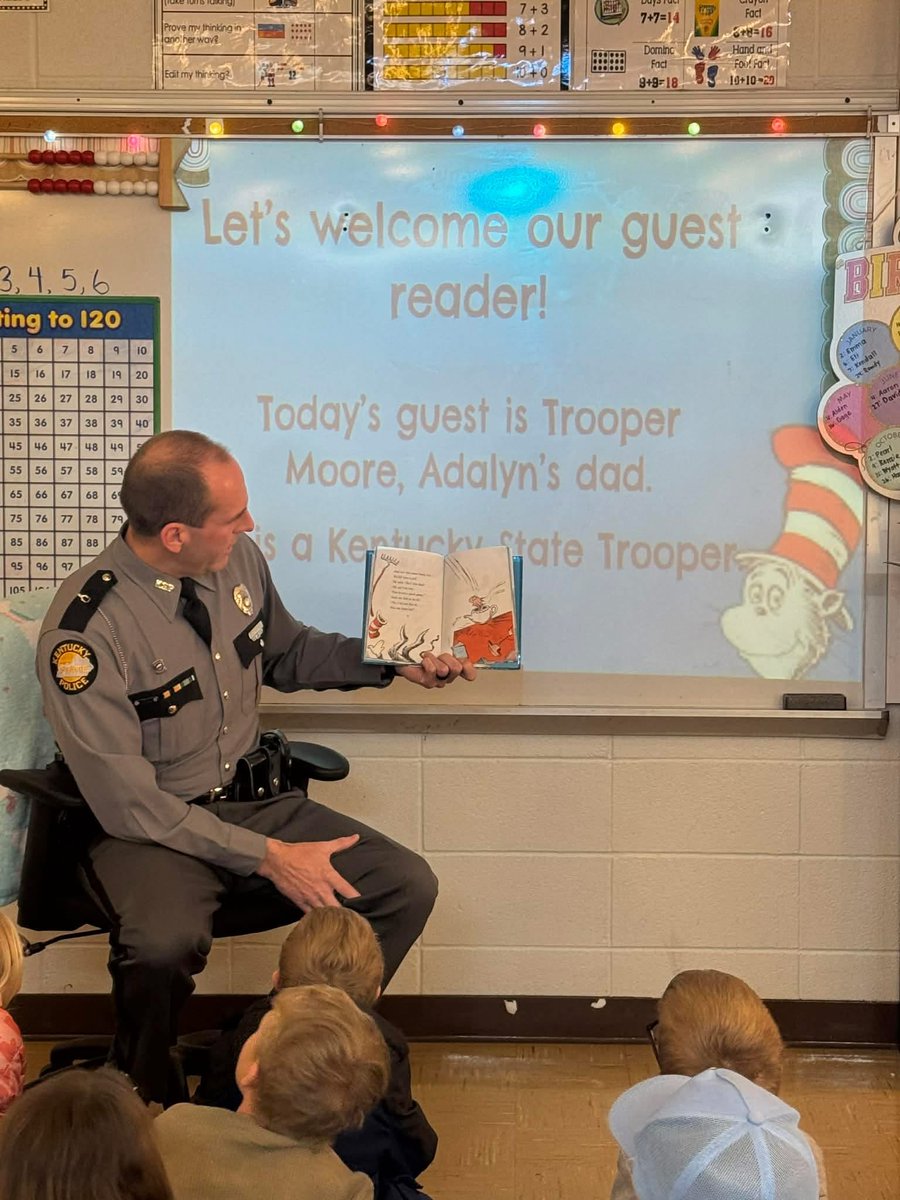 kystatepolice's tweet image. Tpr. Jonathan Moore visited Waco Elementary School, where he read The Cat in the Hat to all the first-grade classes.
We are proud to help inspire the next generation of readers and leaders.📚 #ReadAcrossAmericaWeek #KentuckyStatePolice (2/2)