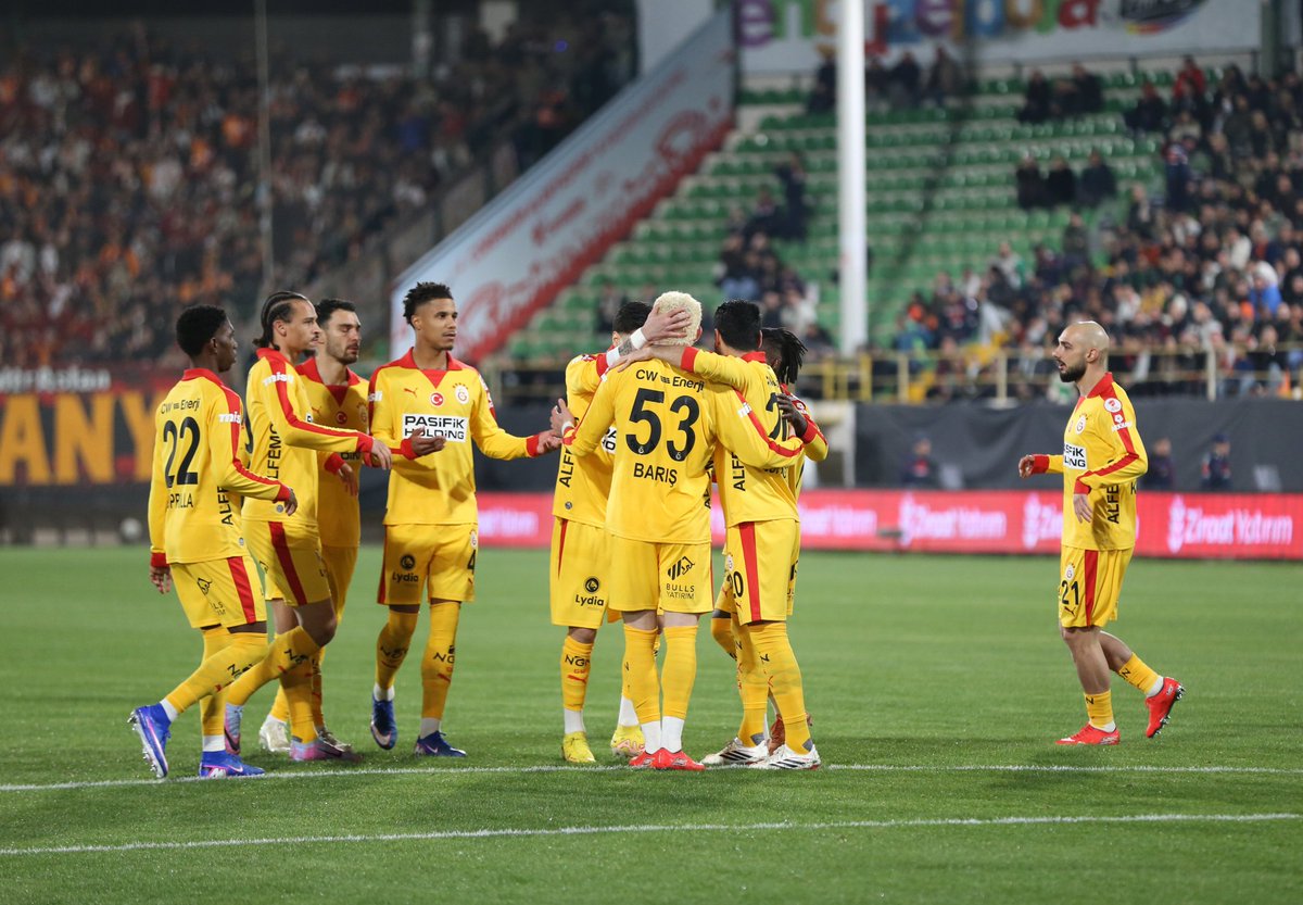 Rotasyon kadromuzla bile zorlanmadan galibiyet alıyoruz artık,bu Galatasaray karşısında kimse duramaz!

#GalatasaraySK 
#ALYvGS