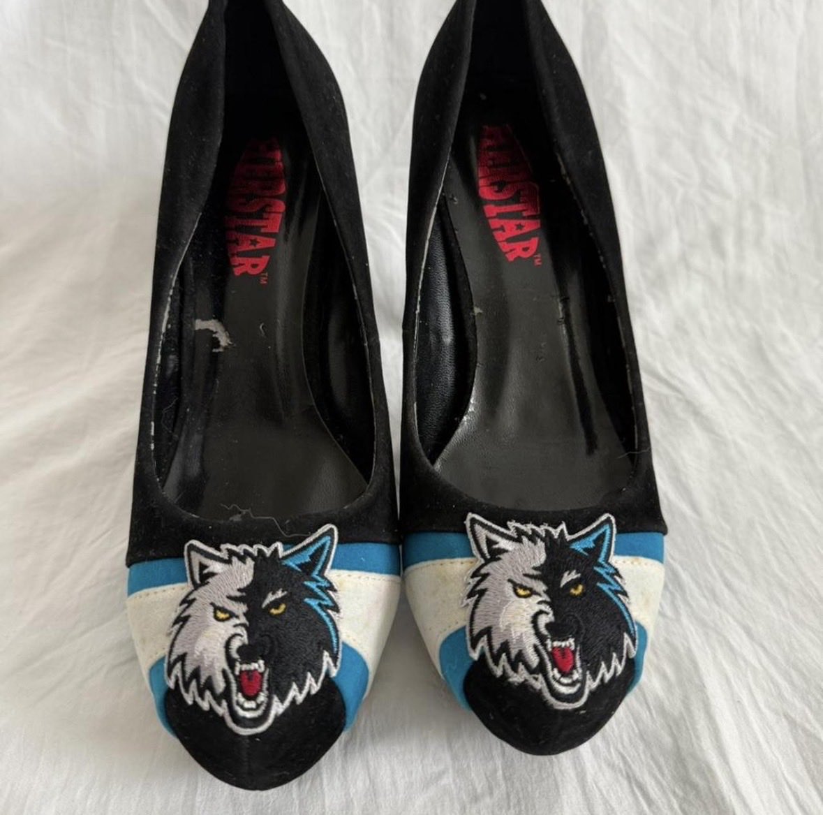 icytwolves tweet picture