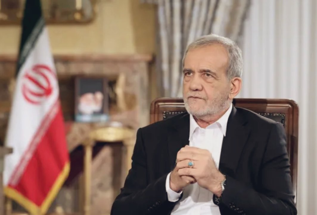 صادراتی ها ج ا 🇺🇸
کسانی که به نام «مصلحت» از جمهوری اسلامی دفاع می‌کنند، باید پاسخ‌گو باشند.
شما که به مسعود پزشکیان رأی دادید، امروز چرا سکوت کرده‌اید؟ چرا از او مطالبه پاسخ‌گویی نمی‌کنید؟ آیا مسئولیت حمایت خود را می‌پذیرید؟
وقتی جوانان این سرزمین برای آزادی جان دادند،
