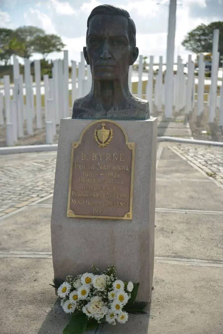 Desde el Parque Mi Bandera homenajeamos el 165 Aniversario del Natalicio del poeta matancero Bonifacio Byrne y Día del Poeta.

#MatancerosEnVictoria
#Matanzas
#CubaSoberana