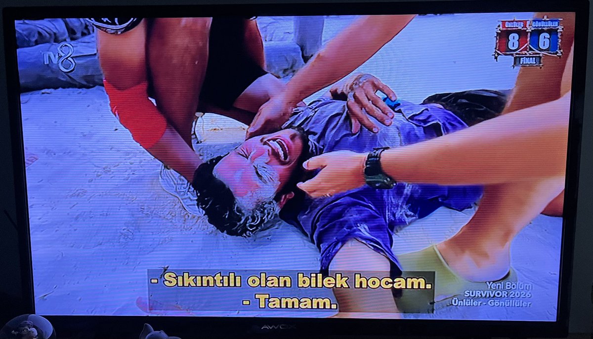 Sen adamın hareketleriyle sürekli dalga geçersin ama sen sakatlanınca ilk o dalga geçtiğin adam koşar. Adamsın Bayhan reis. #survivor2026