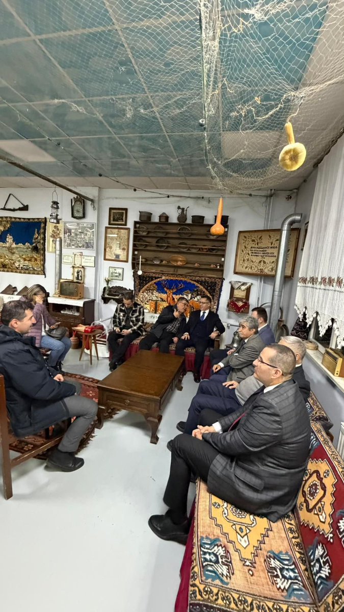 Kaymakam Ünal Koç ve ilçe protokolü, Soma Huzurevi Bakım ve Rehabilitasyon Merkezinde kalan kıymetli büyüklerimizle iftar programında bir araya geldi.

Gerçekleşen programda huzurevi sakinleriyle yakından ilgilenilerek sohbet edildi.