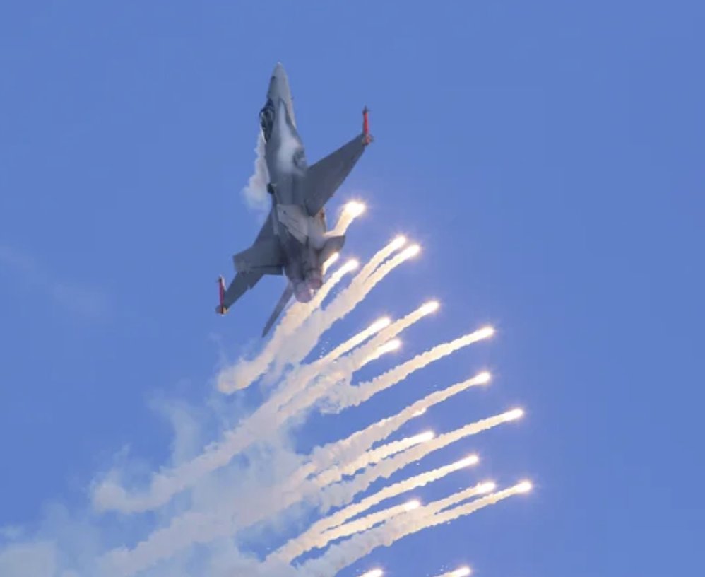 LaurieWired tweet media