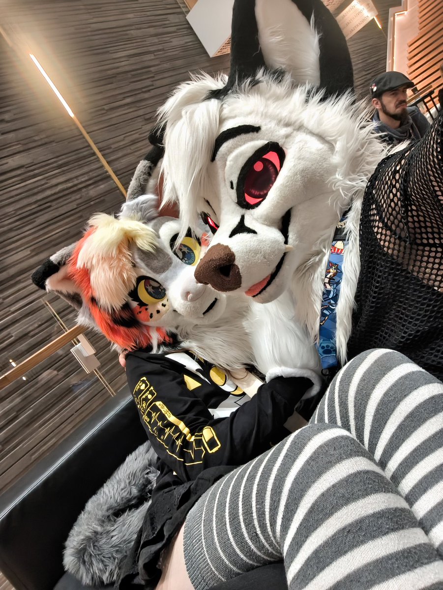 It feels like an angel fell from heaven into my arms 🥰

With the beautiful <a href="/SnowCabbit/">Snowstar</a> ✨