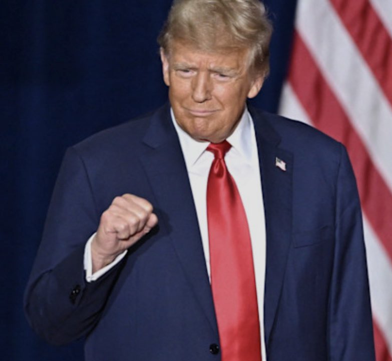 🇺🇸‼️ ¡ÚLTIMA HORA – ENORME!  
El presidente Trump acaba de declarar:  
Estados Unidos va a asegurar al 100 % todo el comercio marítimo en el Golfo Pérsico… ¡ahora mismo!

La poderosa Armada de EE. UU. va a escoltar los petroleros a través del Estrecho de Ormuz si es necesario.