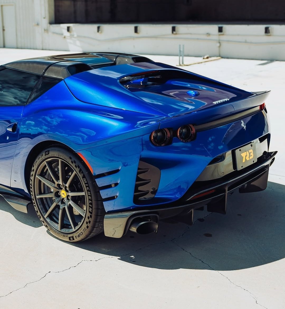 DailyFerrariTM's tweet image. Ferrari 812 Competizione Aperta