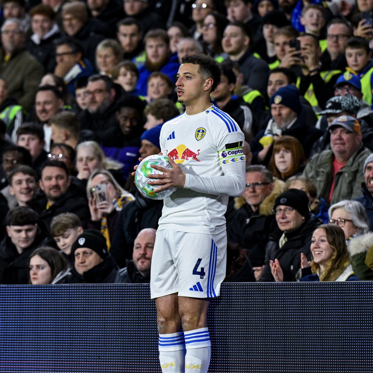 20’ Short delay as Sunderland’s keeper goes down, giving them enough time for a team talk. He’s back up, seems ok to continue now and play resumes at Elland Road. 0-0