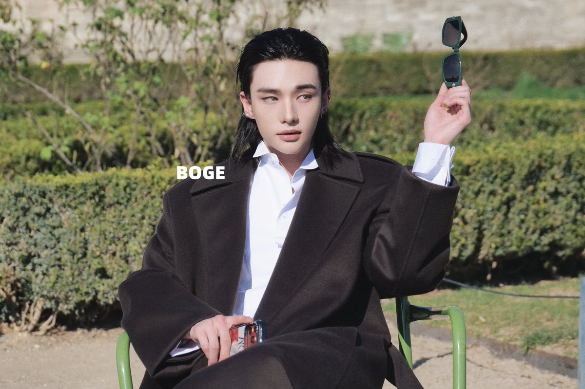 revehwangs's tweet photo. "you better not be an absolute diva when i get there" 

me asf: https://t.co/8NsExlzbT3