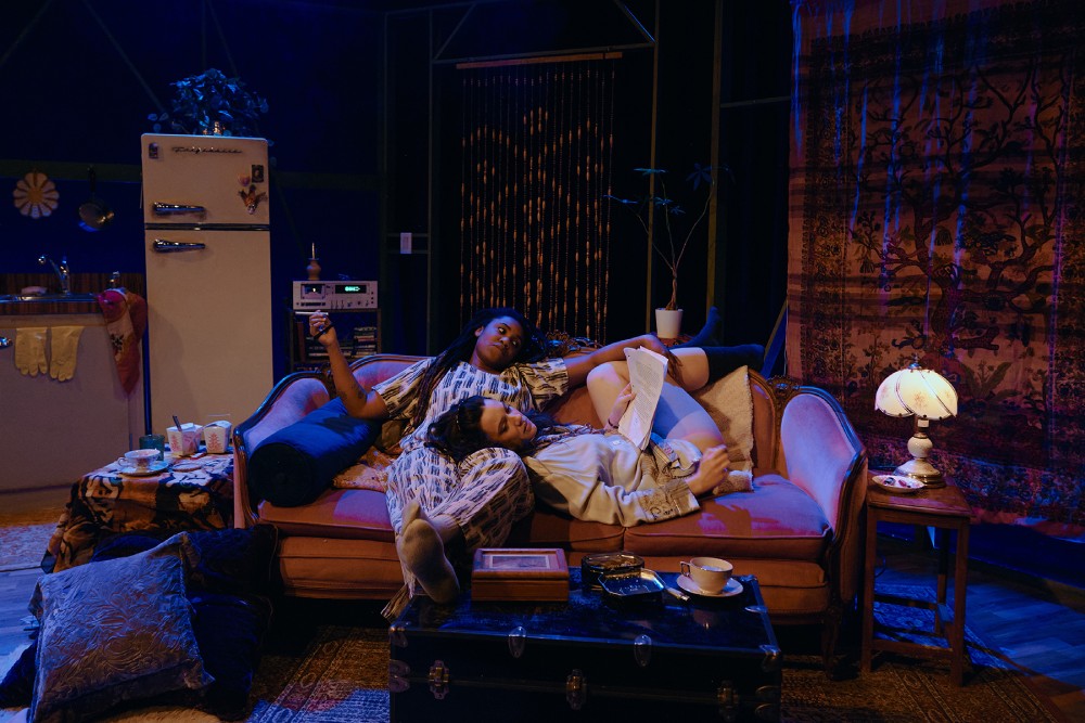 BuzzCenterStage tweet media