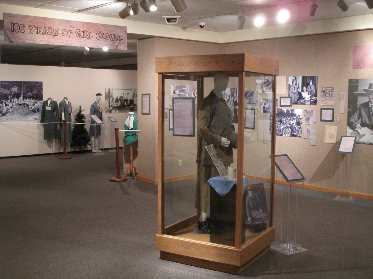 HooverPresLib's tweet image. Today’s #Flashback Friday celebrates the 114thanniversary of the Girl Scouts. On March 12, 1912, Juliette Gordon Low gathered 18 girls in Georgia for the first meeting. We had an exhibit in 2012 for the Girl Scout centennial. See construction progress: hoover.archives.gov/museum-renovat…