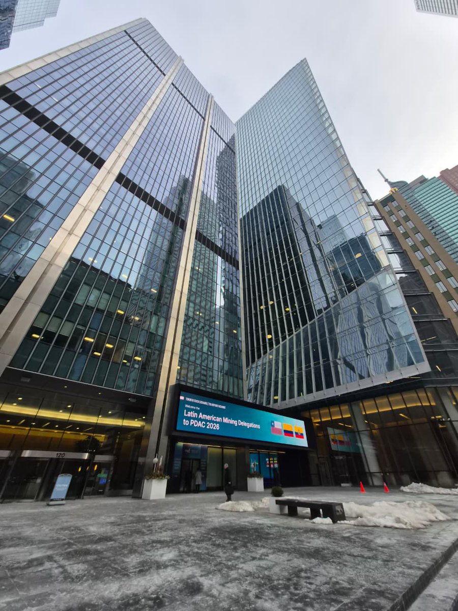 Embajada de Colombia en Canadá tweet media