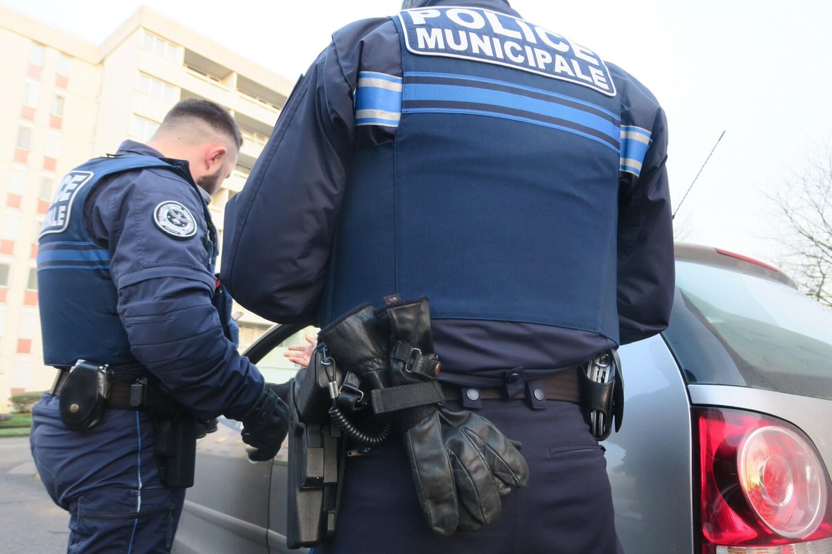 Le Parisien | 77 tweet media