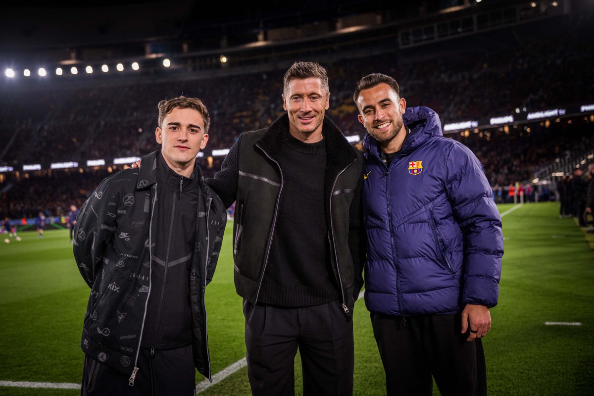 #CopaDelRey ⚽ | Los jugadores no disponibles del Barcelona para el encuentro de esta noche también han querido hacerse presentes para respaldar al equipo en este momento decisivo. 🔵🔴