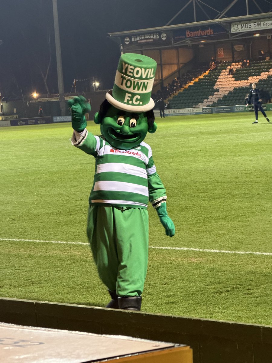 LilisdadRob's tweet photo. Supporting the Lambs in Yeovil! @tamworthfc COYL! https://t.co/SokSESiQpi