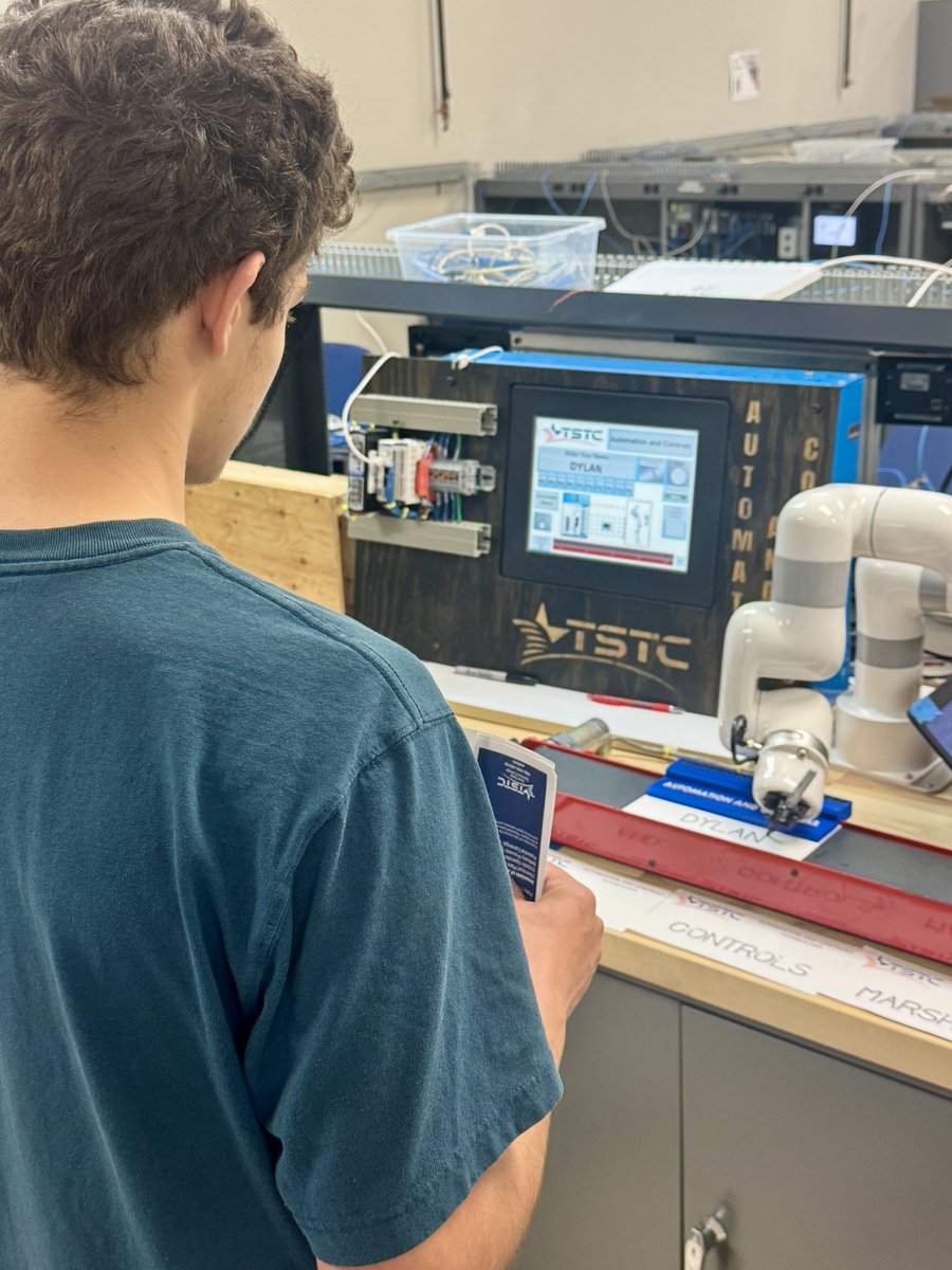 tstcmarshall's tweet photo. That wraps up another successful TechXperience Day! Thank you to all of the schools and individuals who visited our wonderful campus! 🏫 🔧 https://t.co/JzTLRhRVHz