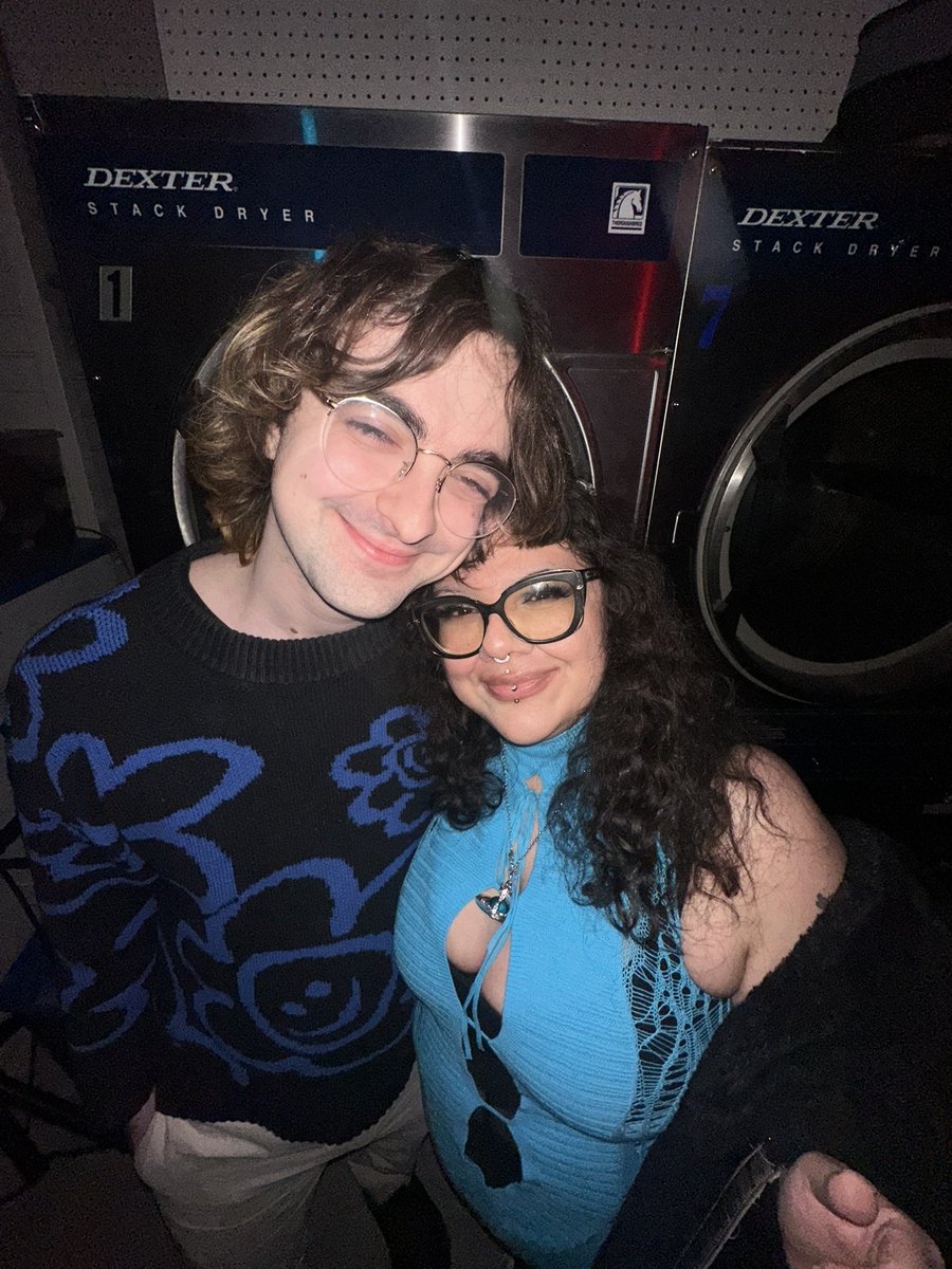 ivy hollivana tweet media