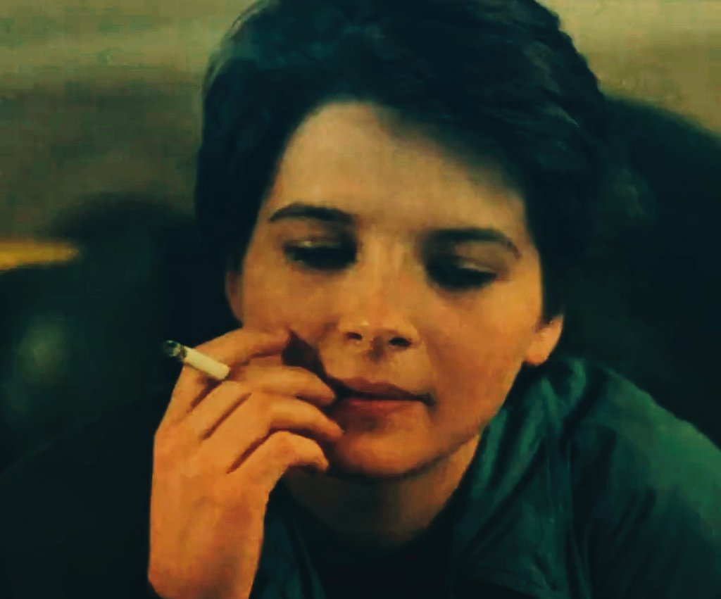 Neresinden tutacağız bu ülke üzerine kabus gibi çöken yaşamı.

Tezer Özlü