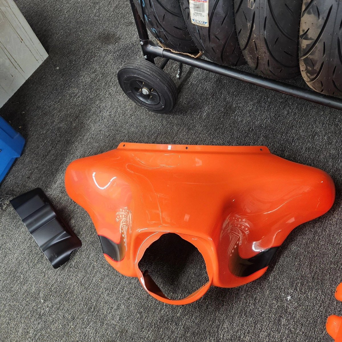 Southmaincustom's tweet photo. Our painter is beginning to show his stuff #southmaincustoms #danobuilt https://t.co/e0zH7AhKUl