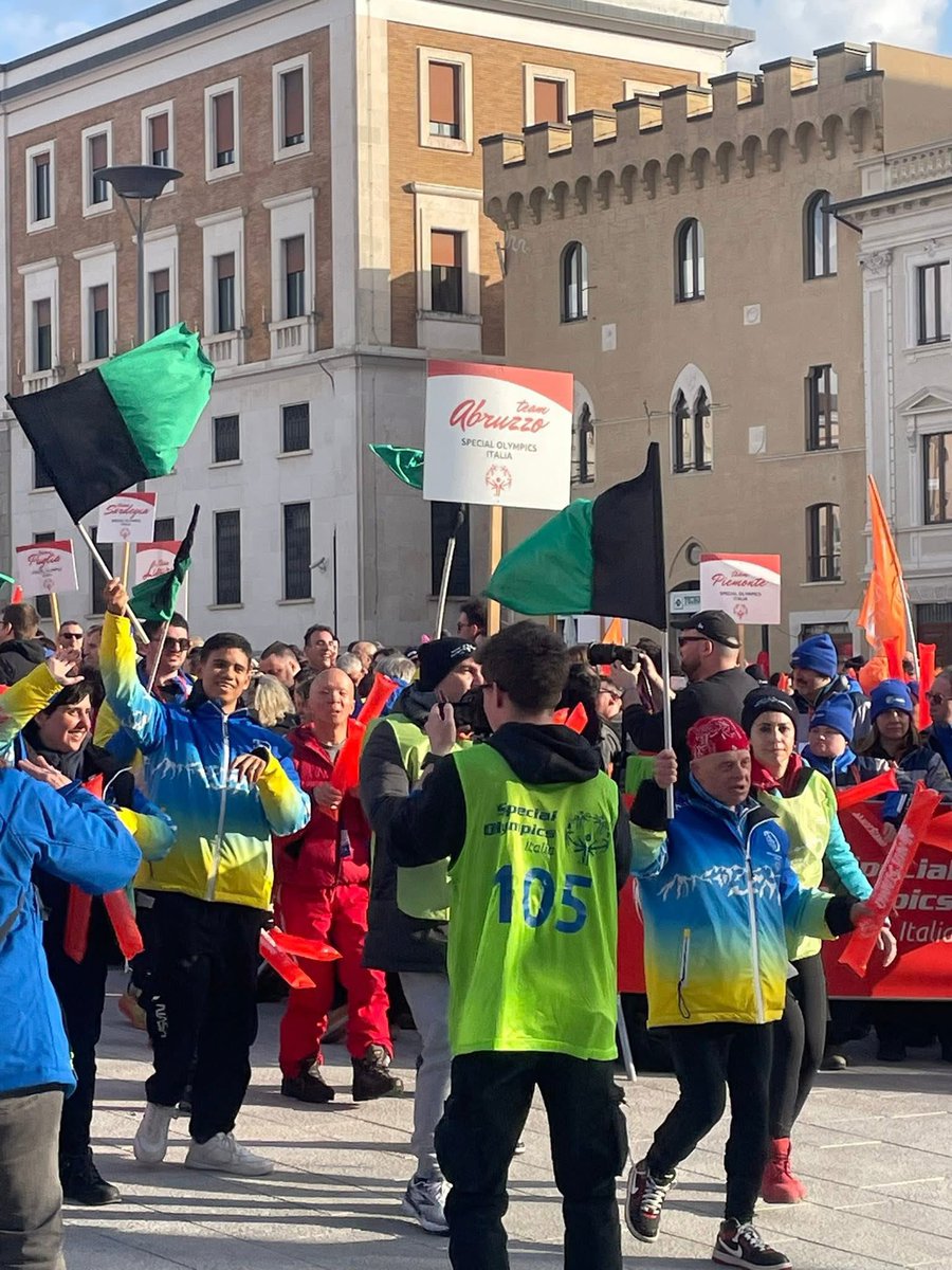 marcomarsilio's tweet image. All’Aquila si apre la festa dei XXXVII Giochi Nazionali Invernali di #SpecialOlympics: 500 atleti da tutta Italia, con e senza disabilità intellettive, per giorni di sport, amicizia e inclusione a Ovindoli.
Orgogliosi di ospitare Giochi che uniscono e abbattono ogni barriera. 🏔️