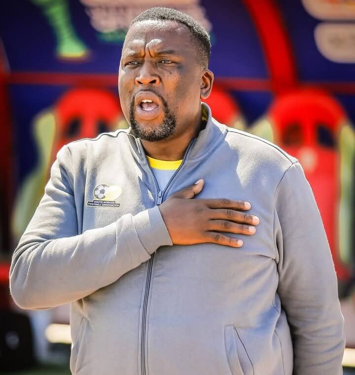 Shu_Bee_'s tweet photo. @KaizerChiefs Allow this man to finish the season ayikho lento.. meanwhile get a coach 😫 https://t.co/3b58JAf3xT