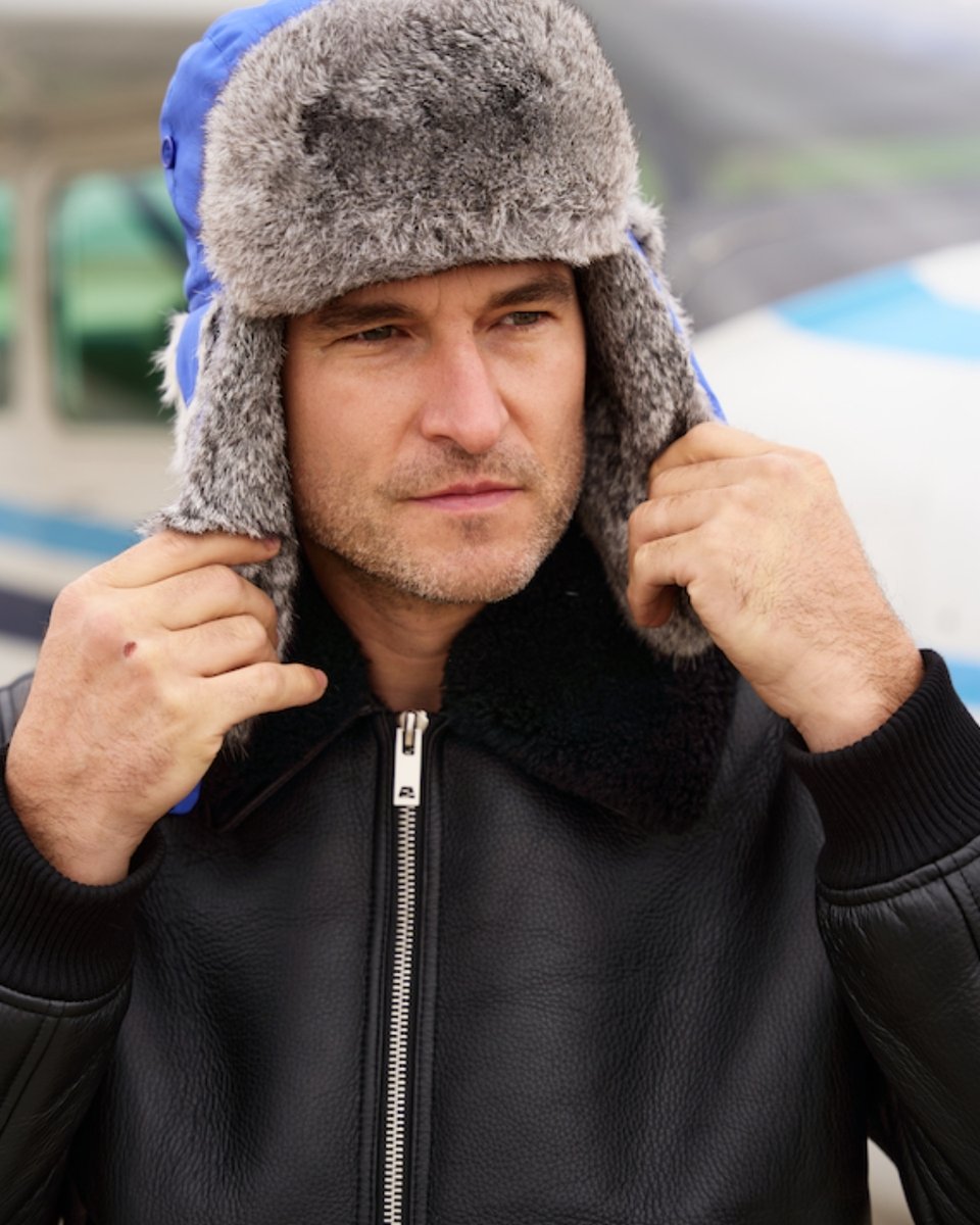 furhatworld's tweet photo. Warmth without compromise 🔥
Whether you’re hitting the slopes or running errands, do it in comfort and classic vibes.
#AviatorHat #ClassicLook https://t.co/jXKIV5iKhu