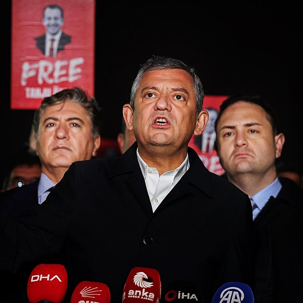 Bu devran dönecek…

Genel Başkanımız Özgür Özel bu gece Sincan Cezaevi’nde Bolu Belediye Başkanımız <a href="/tanjuozcanchp/">Tanju ÖZCAN</a> ‘ı ziyaret etti.