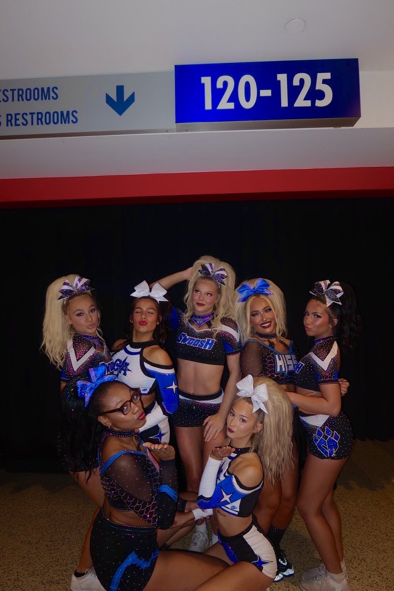 lilly ❃ tweet media