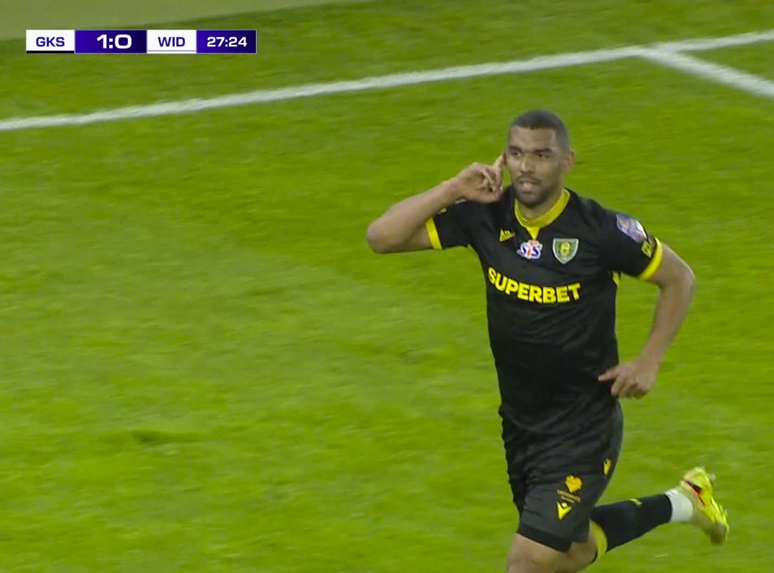 Kaszkiet tweet media