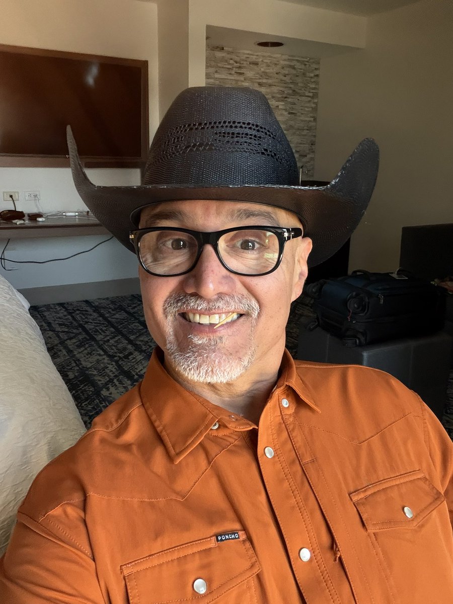 Chuck Rocha tweet media