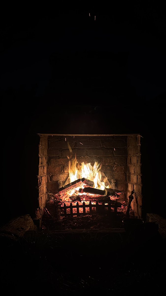 Nothing like a good fire <a href="/LiverPaul4/">Paul B-P</a> Where are ya