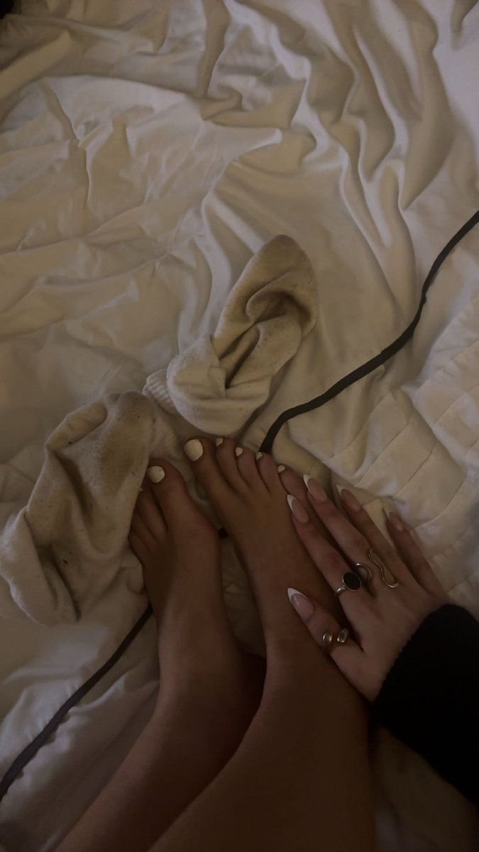 goddessrobyn333's tweet photo. Comment ‘goddess’ if you want draining. Im bored of all you scammers 🙄
#findomdrains #findompaypig #findomdrain #findom #domme #goddess #feetworshi̇p #feetpay #footfetısh #feetfetısh #feet https://t.co/GmH9zCWmD0