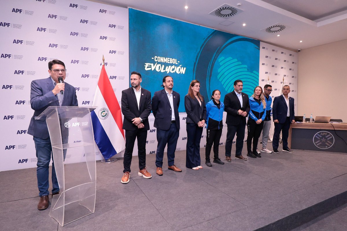 APFOficial's tweet photo. Inicio del Curso para Entrenadores de Fútbol Femenino ✅

La Asociación Paraguaya de Fútbol, a través de esta iniciativa, ratifica su compromiso con la profesionalización y el desarrollo del fútbol femenino.

🔗 https://t.co/tFS7r7ZVUi

#DesarrolloAPF l @APFfutbolFEM https://t.co/Kw9zPh8Xra