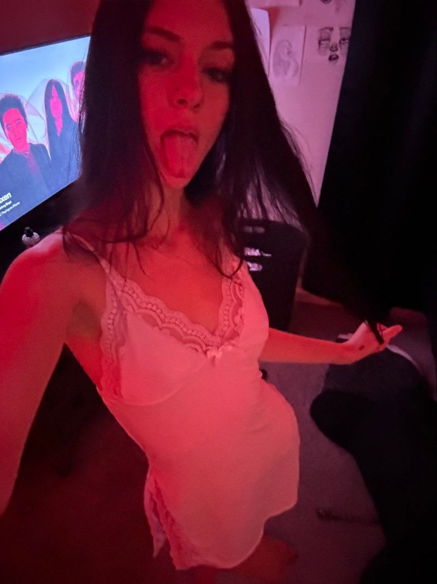 LilyJade tweet media