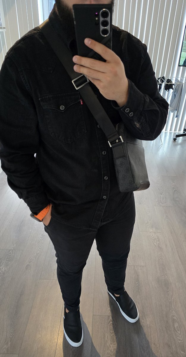 kostiabala's tweet photo. I'm so done with winter gear 😩 Can Toronto please give us some real spring weather already? Tired of bundling up like it's January every single day. Bring on the +15°C and no parka vibes! 🌞 #TorontoWeather https://t.co/qljgaXZ4Aj