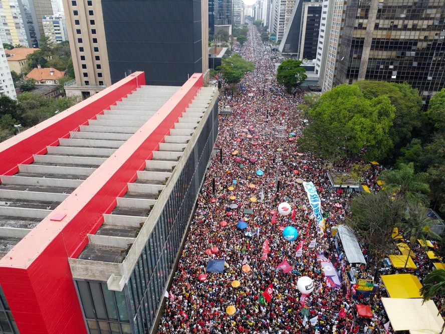 Mais de 100 entidades empresariais estão pressionando o congresso para adiar a votação do fim da escala 6x1 pra novembro, depois das eleições!

O objetivo é conseguir barrar sem que a direita perca votos!

É URGENTE organizarmos grandes manifestações nas ruas!