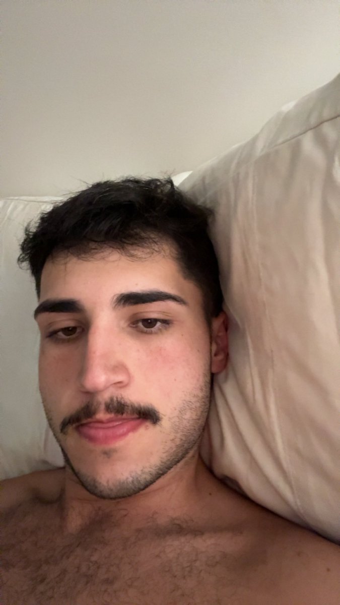 Valentino. 🇦🇷 tweet media