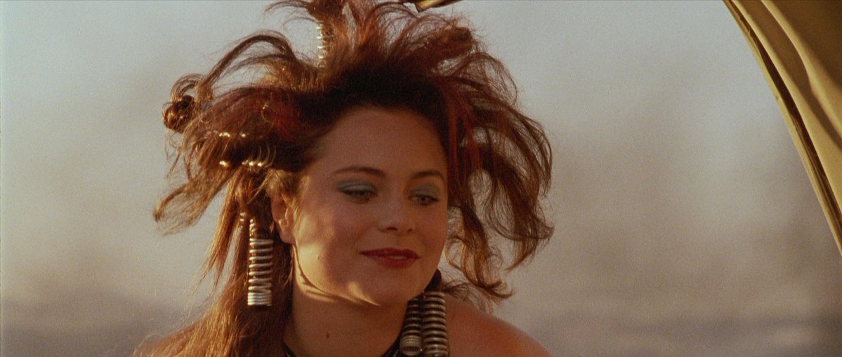 analgesicsleep's tweet image. Natalie McCurry in “Dead End Drive-In” (1986) (also pictured: Ned Manning)
#CultShelf #DeadEndDriveIn #NatalieMcCurry #horror #scifi #80smovies