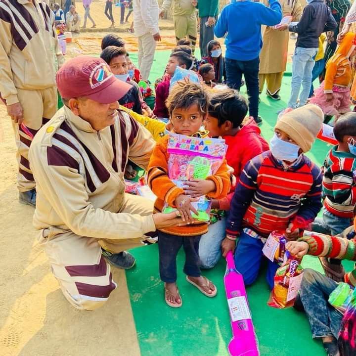 NehaKashya63452's tweet photo. मुस्कान है मानवता की पहचान #SpreadingSmile
Saint Gurmeet Ram Rahim Ji की प्रेरणा से डेरा सच्चा सौदा कर रहा है जरूरतमंदों की सेवा।
भोजन, कपड़े और शिक्षा से जग रही है नई उम्मीद।
इन छोटे प्रयासों से बदल रहे हैं लाखों जीवन । https://t.co/hvM3BxEv6e