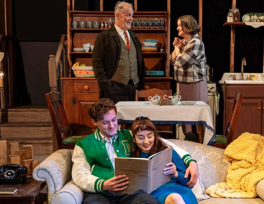 BuzzCenterStage tweet media