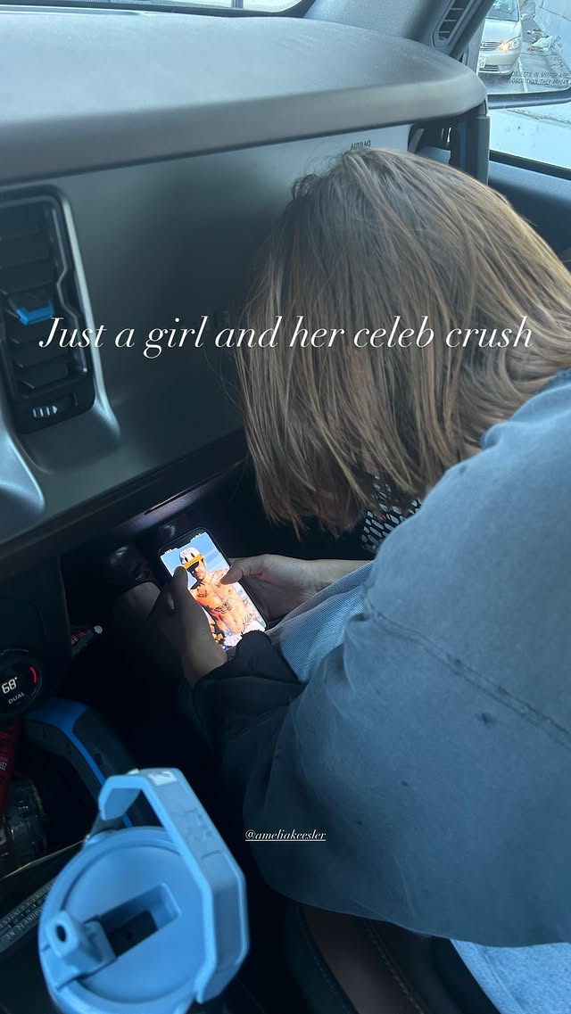 Lizzy McAlpine Updates tweet media