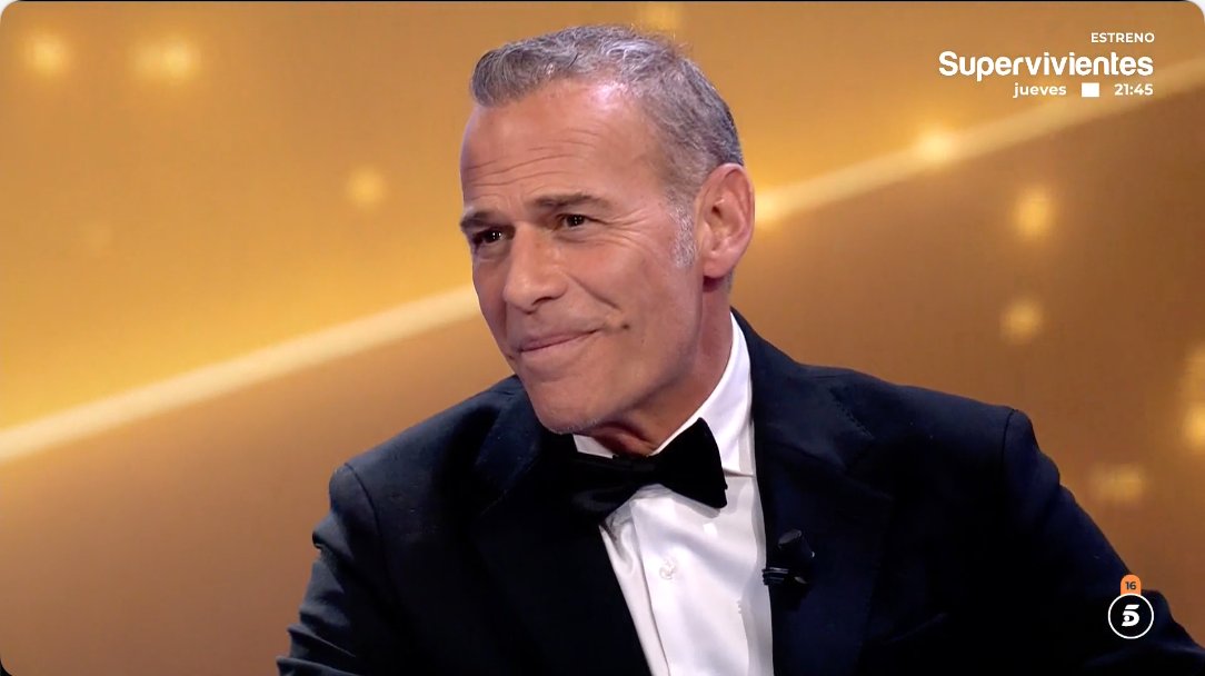 Carlos Lozano haciendo historia, gana el concurso tras estar todas las semanas nominado y siendo el primer hombre que gana un GH VIP o DÚO.
Enhorabuena, lo has ganado con creces ❤️
#CarlosGanador
#GHDuoGranFinal