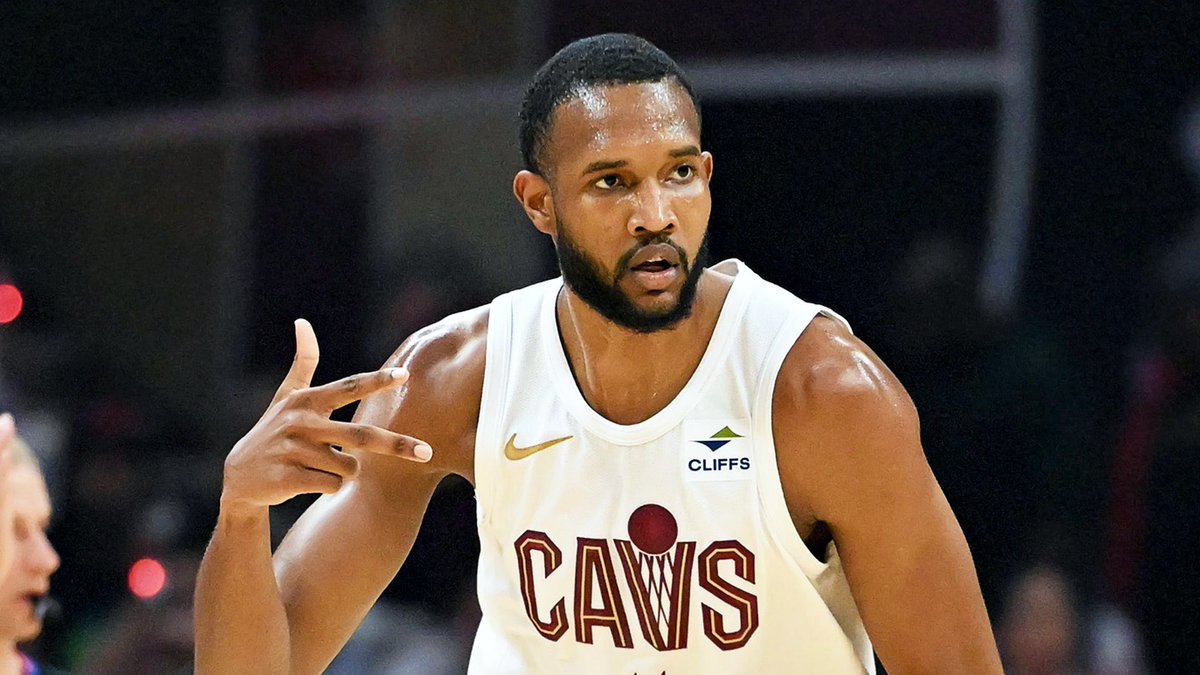 𝒃🏀 tweet media