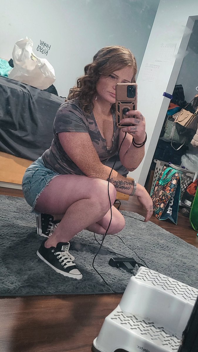 babbybonnie's tweet photo. Always feelin' myself haha 😘😍🥰💋💋
#baddi #beautiful #tattooed #redhead https://t.co/vLXm2qvluW