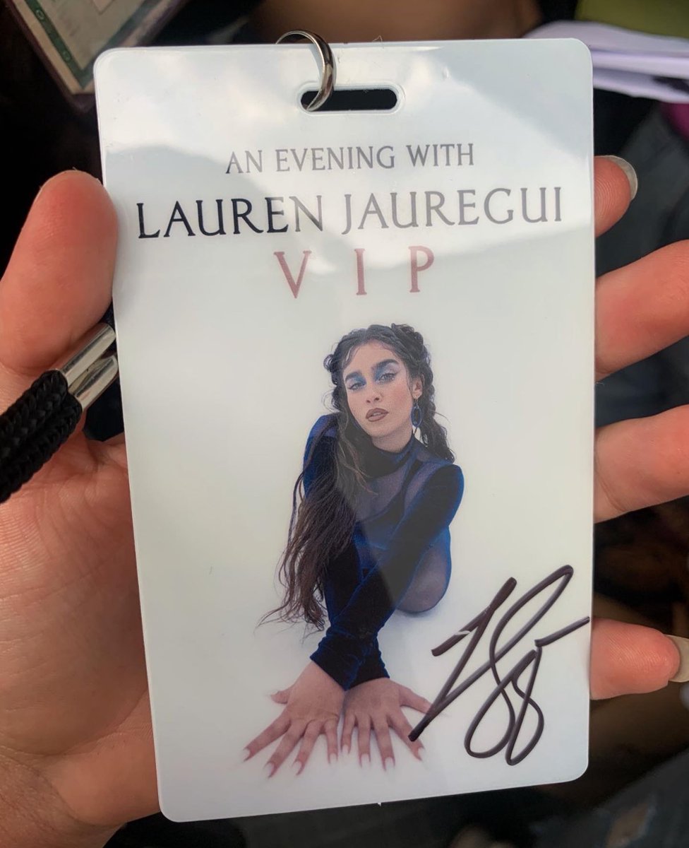 laurenchains's tweet photo. 3 anos já 😭😭 https://t.co/peTiNr6VSc