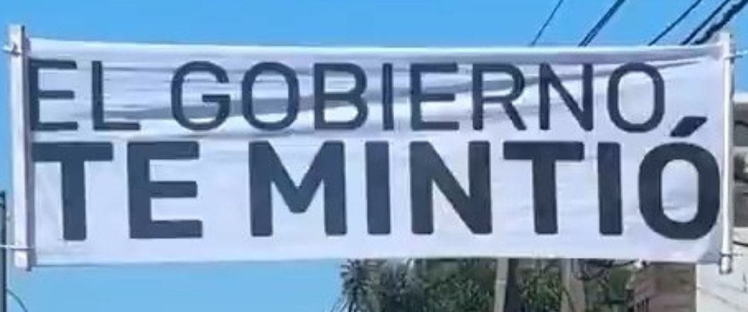 Están desesperados quitando los carteles
Inundemos las redes con el cartel, con esto no podrán.