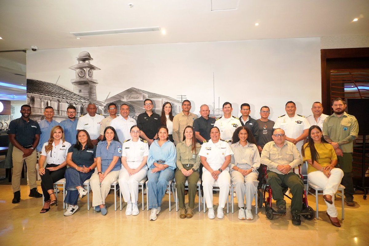 WildAidLatino's tweet photo. Ecuador, Costa Rica, Colombia y Panamá avanzan en la coordinación regional en control y vigilancia marina. 🇪🇨🇨🇷🇨🇴🇵🇦🤝🌊📃

Lea la nota completa ➡️ https://t.co/waMTO4Zh70 https://t.co/68oY9pe8wS